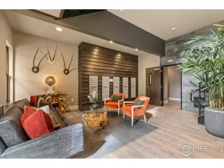 Photo #5: 1042649 Listing