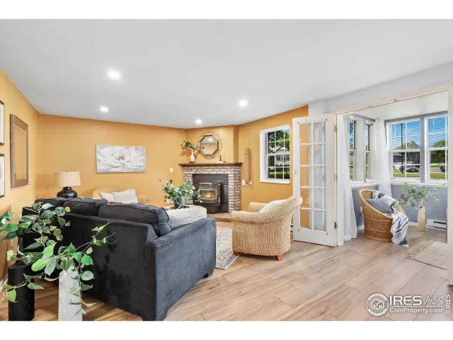 MLS: 1042667 Condo For Sale