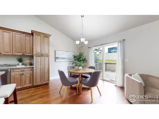 Photo #6: 1042669 Listing