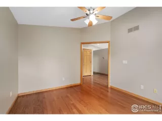 Photo #5: 1042671 Listing 