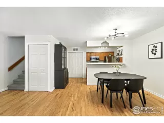 Photo #6: 1042693 Listing