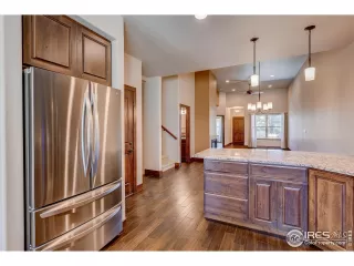 Photo #6: 1042726 Listing