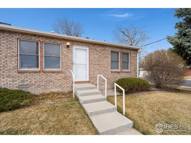 MLS: 1042735 Condo For Sale