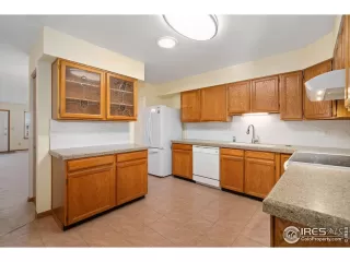 Photo #6: 1042735 Listing