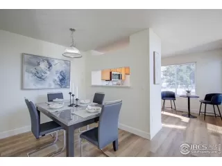 Photo #6: 1042737 Listing