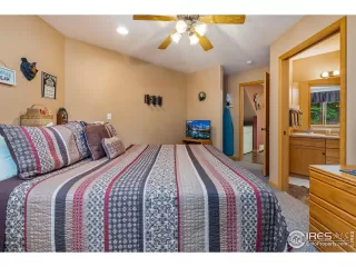 Photo #4: 1042756 Listing