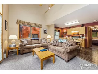 Photo #5: 1042756 Listing