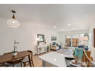 Photo #3: 1042764 Listing
