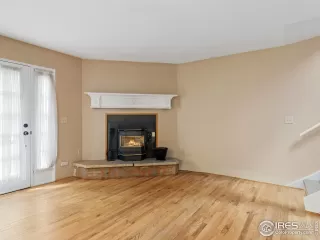 Photo #4: 1042771 Listing