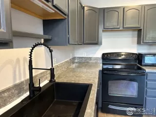 Photo #2: 1042785 Listing