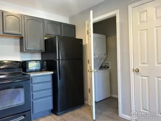 Photo #3: 1042785 Listing