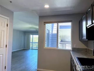 Photo #4: 1042785 Listing