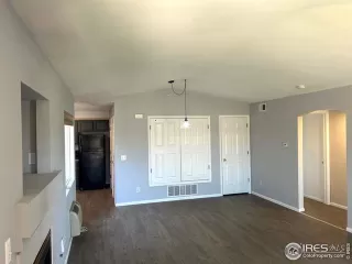 Photo #6: 1042785 Listing