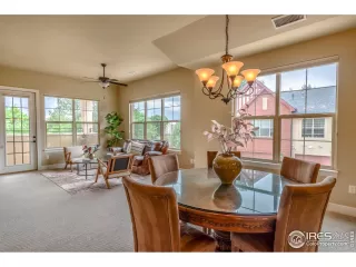 Photo #6: 1042810 Listing