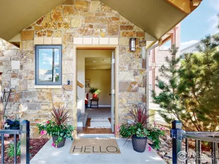 Photo #2: 1042811 Listing