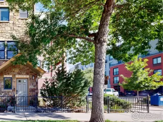 Photo #4: 1042811 Listing