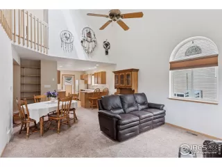 Photo #2: 1042821 Listing