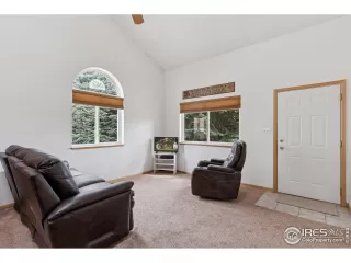 Photo #4: 1042821 Listing