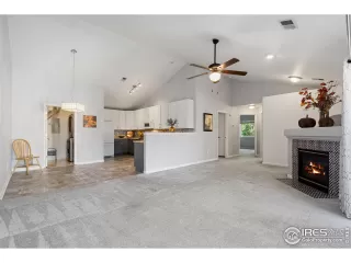 Photo #4: 1042840 Listing