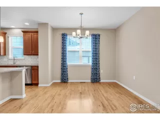 Photo #6: 1042858 Listing
