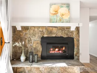 Photo #4: 1042868 Listing