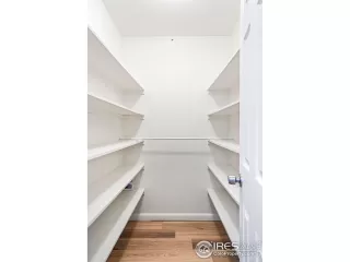 Photo #6: 1042868 Listing