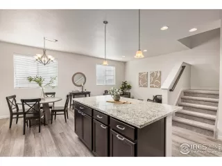 Photo #5: 1042901 Listing