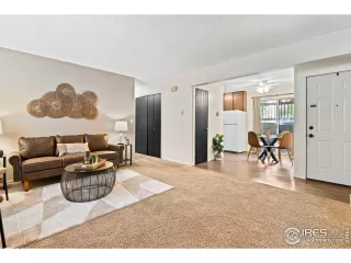 Photo #2: 1042914 Listing