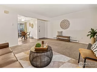 Photo #4: 1042914 Listing