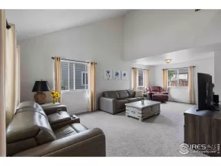 Photo #5: 1042939 Listing