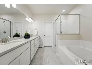 Photo #4: 1042955 Listing 