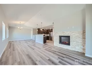 Photo #2: 1042976 Listing