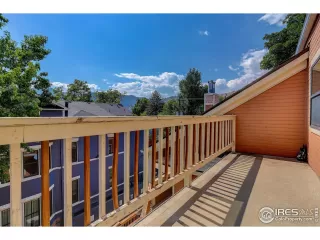 Photo #2: 1043000 Listing