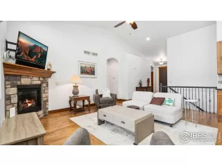 Photo #6: 1043009 Listing