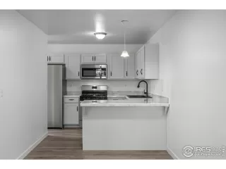 Photo #5: 1043012 Listing