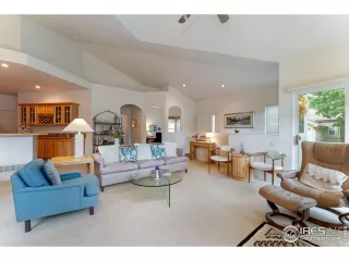 Photo #4: 1043016 Listing