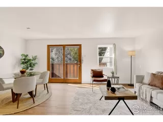 Photo #2: 1043039 Listing