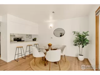 Photo #5: 1043039 Listing