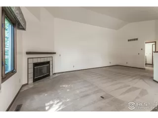 Photo #6: 1043058 Listing