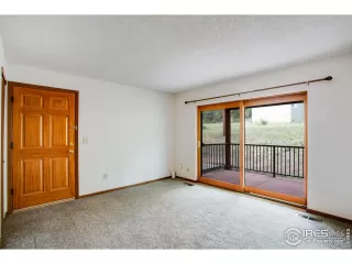 Photo #4: 1043128 Listing