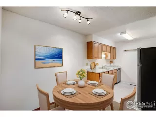 Photo #6: 1043128 Listing