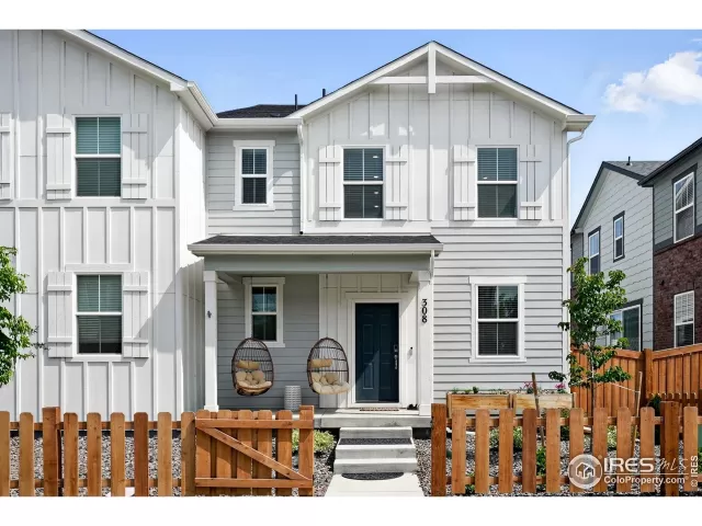 MLS: 1043135 Condo For Sale