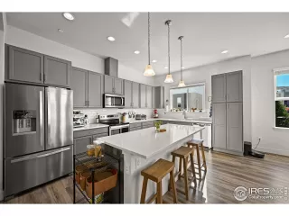 Photo #3: 1043140 Listing