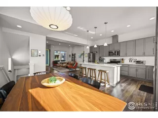 Photo #6: 1043140 Listing