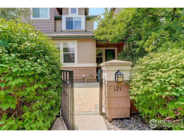 MLS: 1043162 Condo For Sale