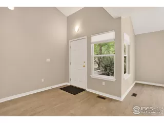 Photo #1: 1043162 Listing