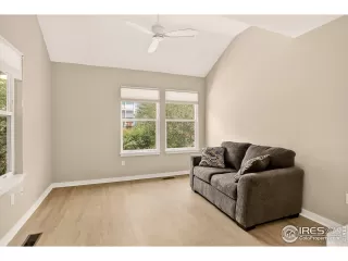 Photo #2: 1043162 Listing