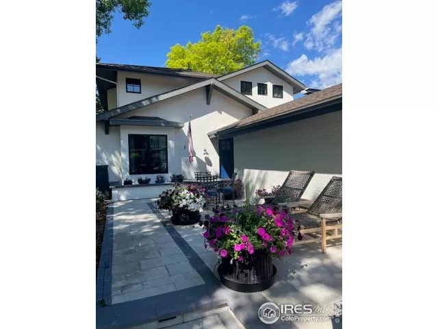 MLS: 1043168 Condo For Sale