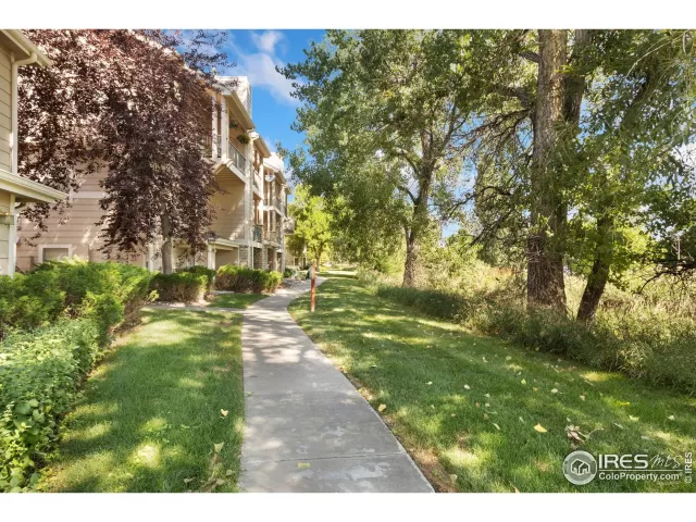 MLS: 1043216 Condo For Sale