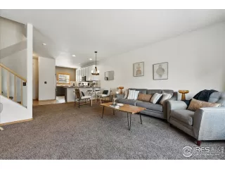 Photo #6: 1043219 Listing